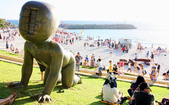 Sculpture by the Sea, Cottesloe, by @debsnet