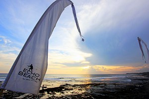 Echo Beach sunset, Bali, by @debsnet