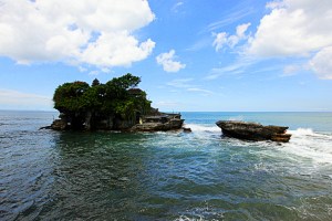 Tanah Lot, Bali, by @debsnet